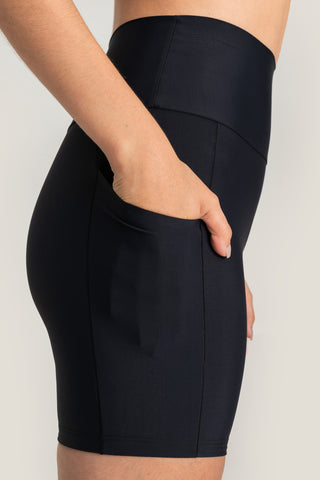 Essential Intense Slim Bermuda