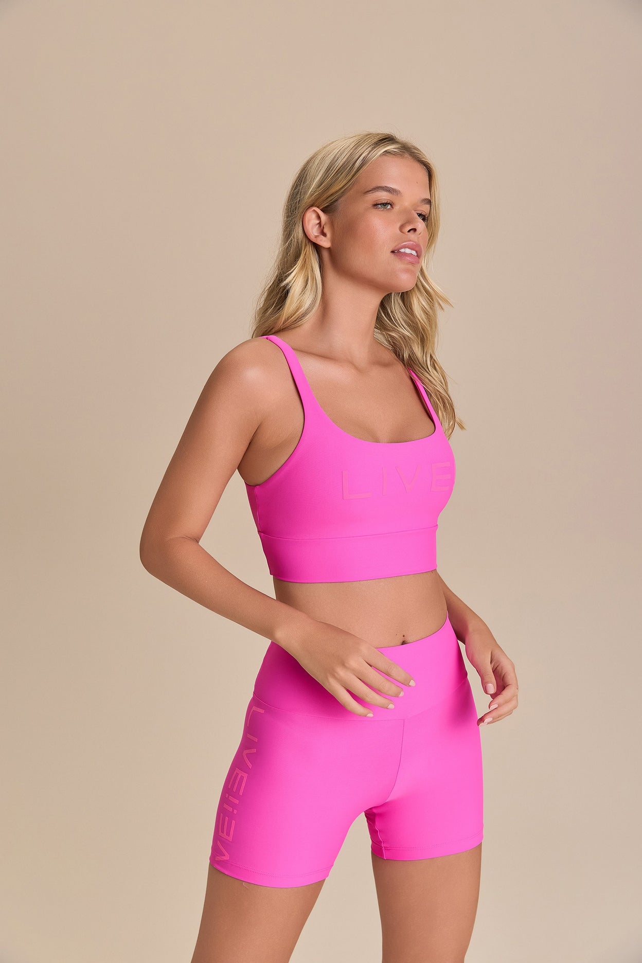 LIVE! Icon Neo Short