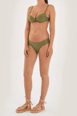 Essential Simple Butterfly Bottom