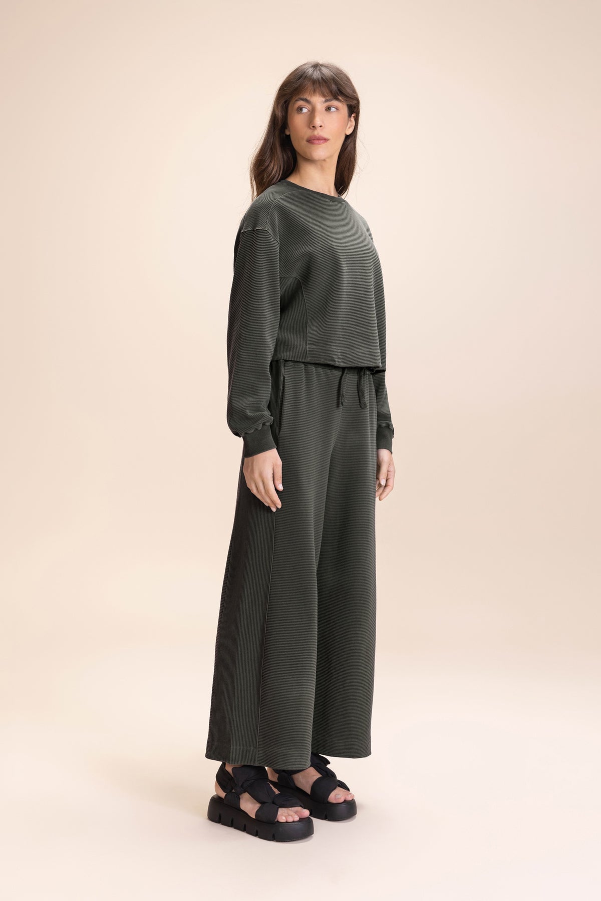 Ribbed Washed Crop Pants