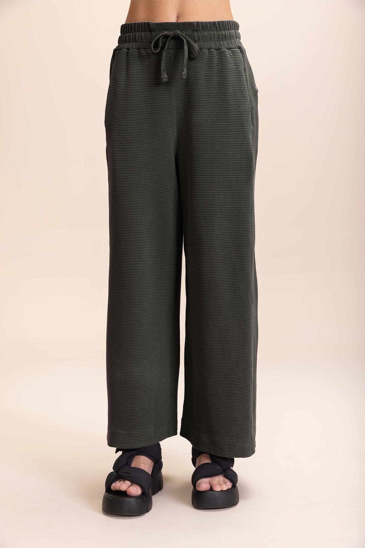 Ribbed Washed Crop Pants