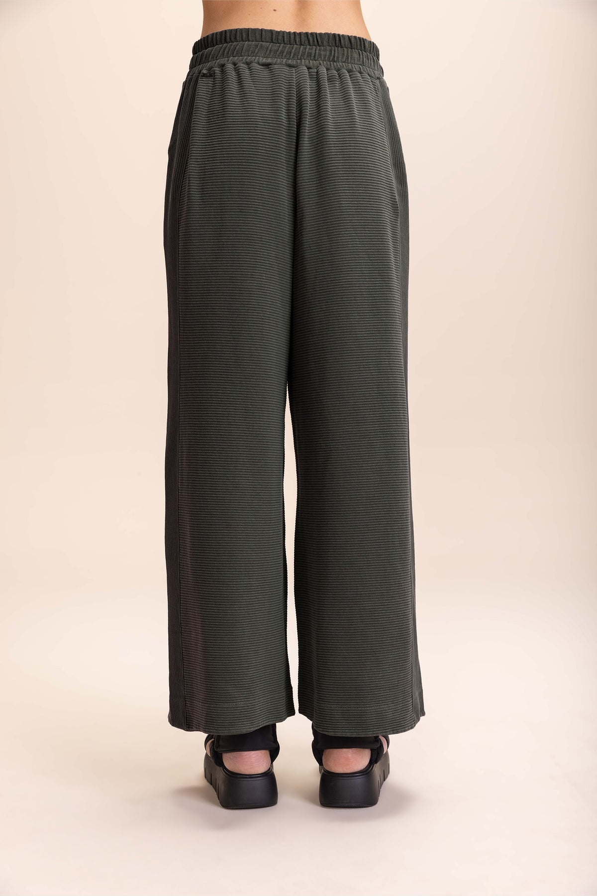 Ribbed Washed Crop Pants