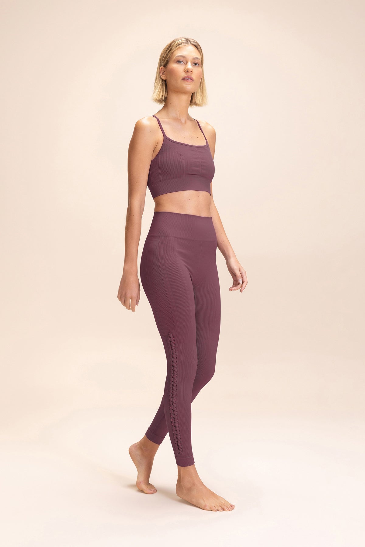 Explore Seamless Sports Bra