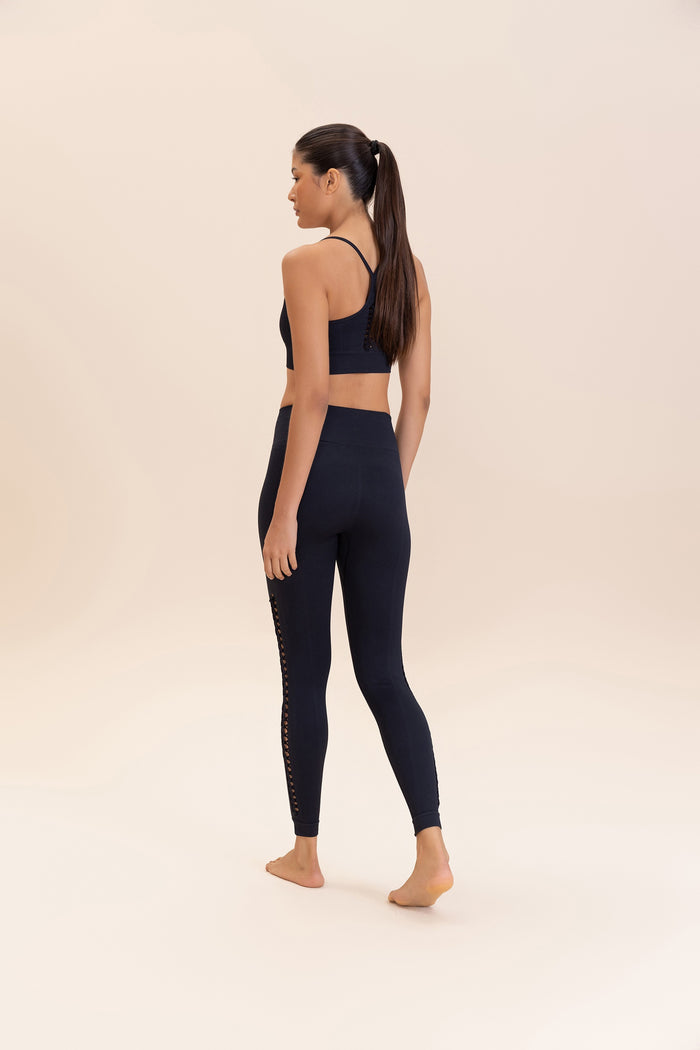 Explore Seamless Sports Bra