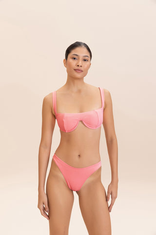 Neo Wavy Half-cup top