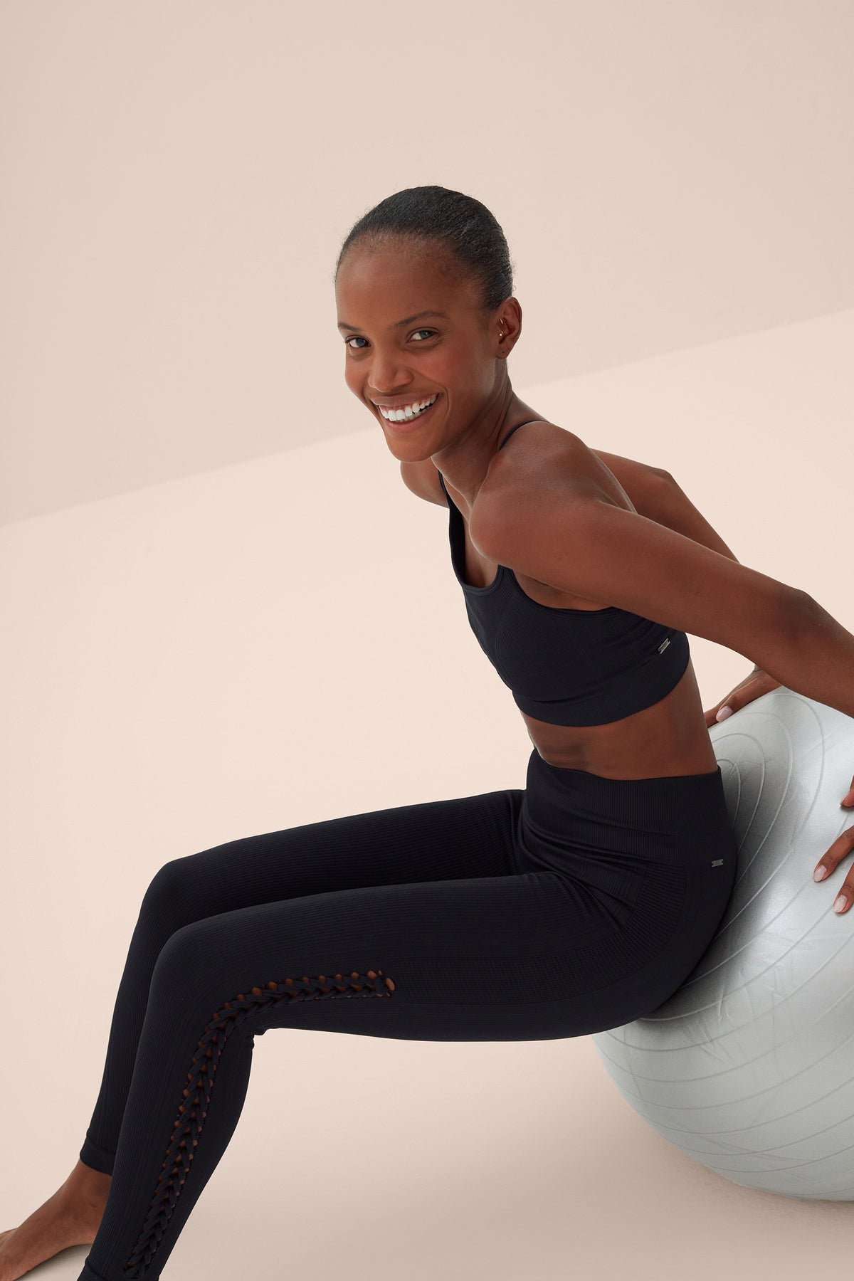 Explore Seamless Sports Bra
