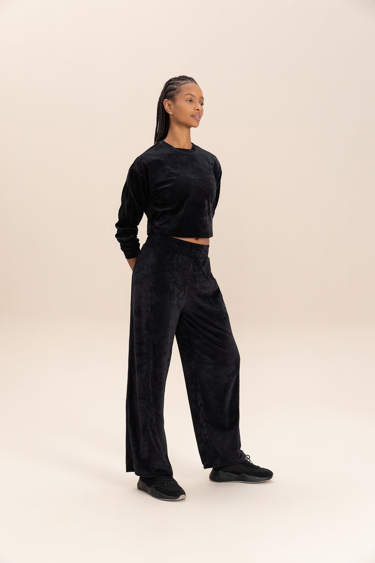 Plush Beat Cropped Sweatshirt