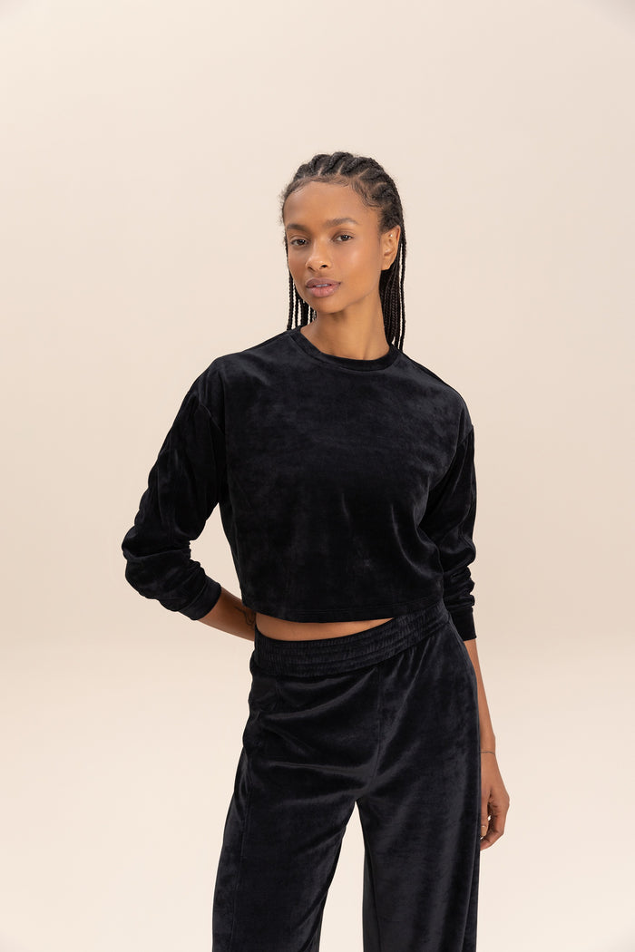 Plush Beat Cropped Sweatshirt