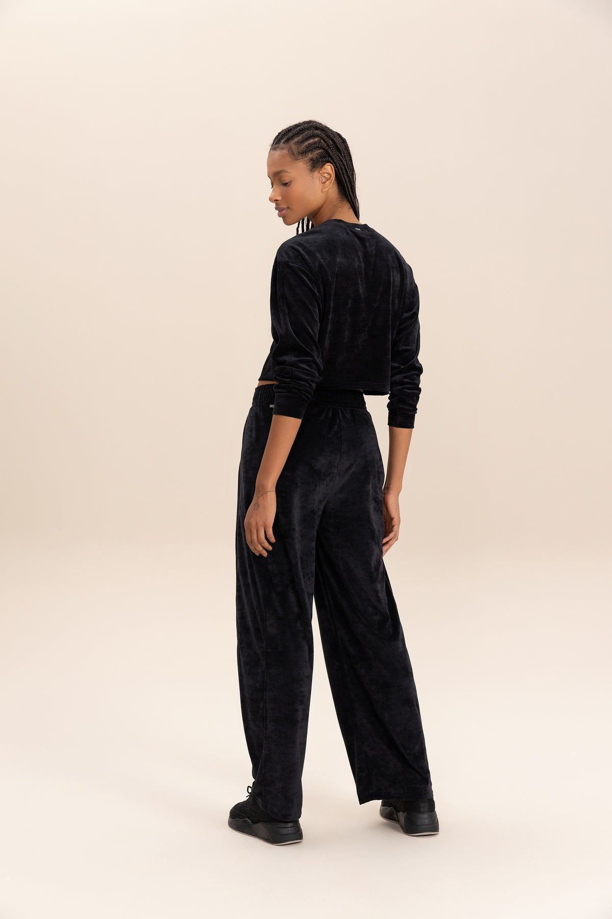 Plush Beat Cropped Sweatshirt