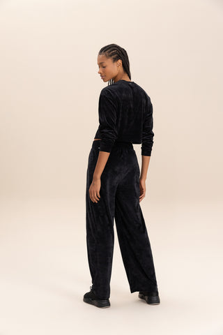 Plush Beat Cropped Sweatshirt