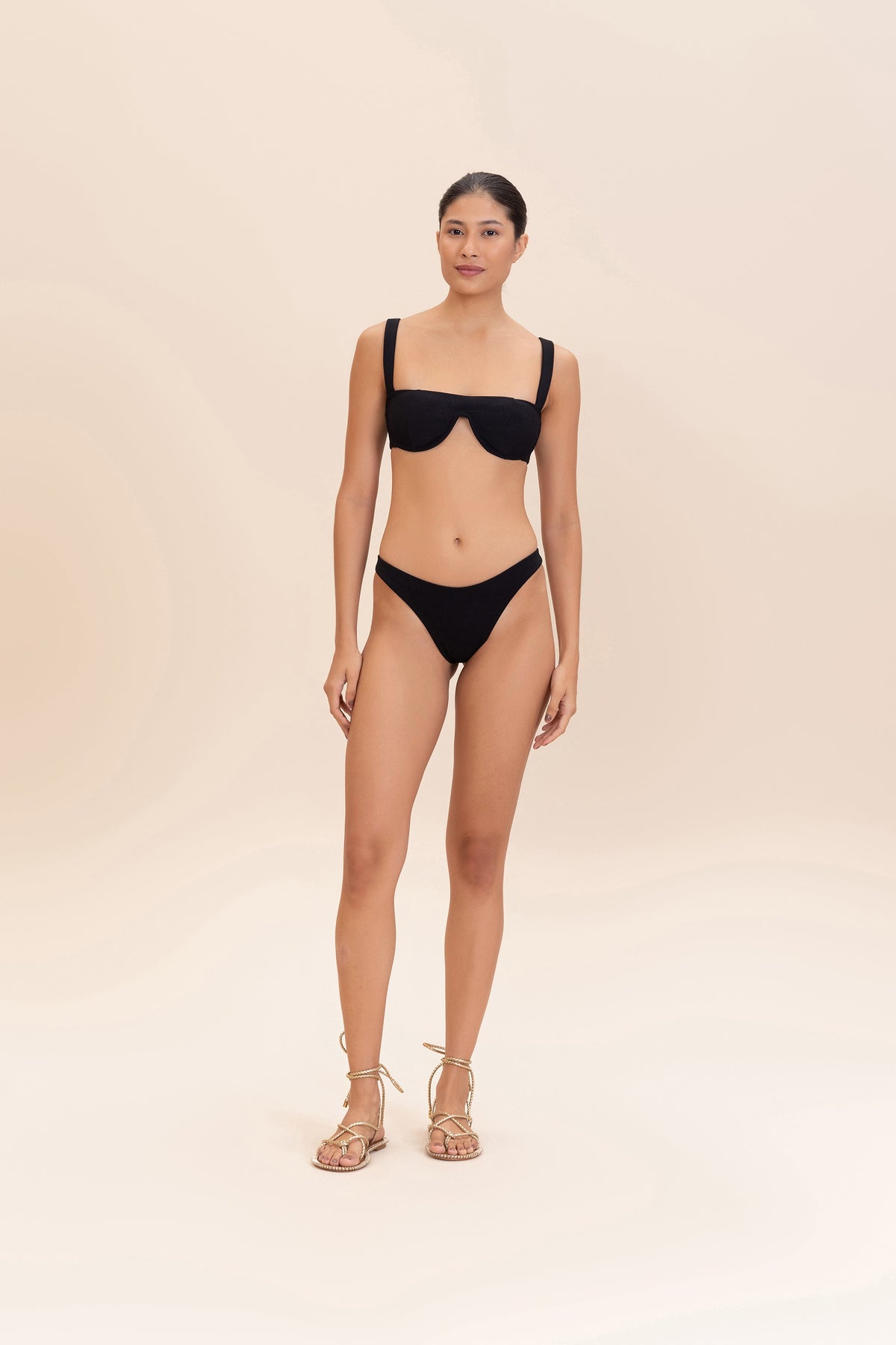 Neo Wavy Half-cup top