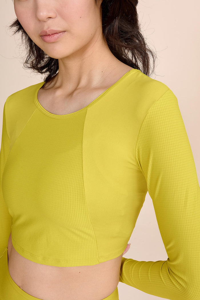 Air Move® Broad Cropped Top