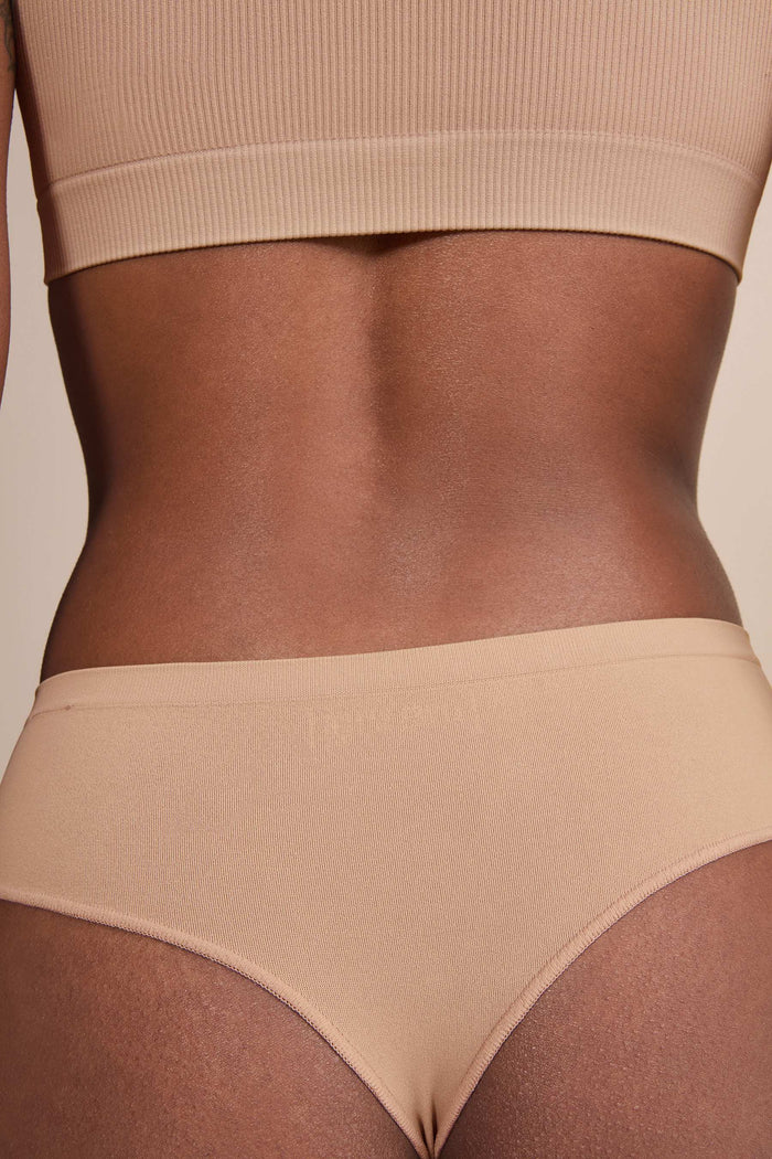 Seamless Mid Thong