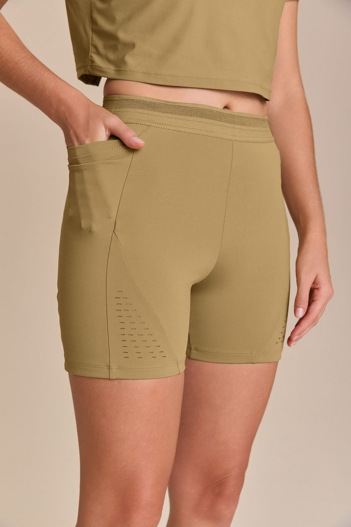 Laser ByNature Shorts