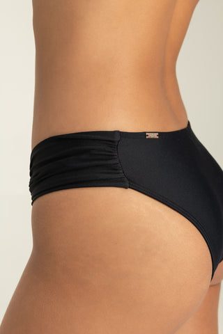Essential Simple Butterfly Bottom