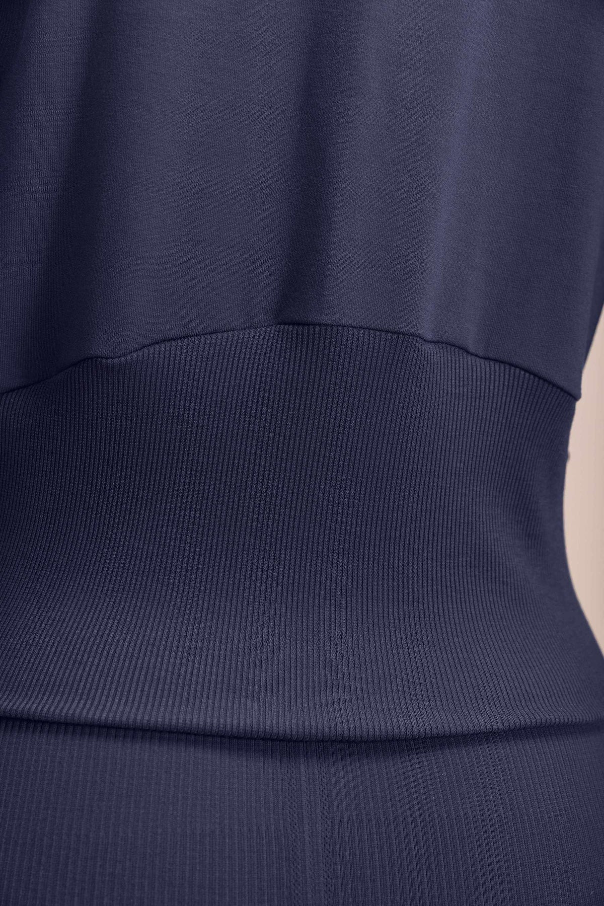 Urban Daily Cropped Sweatshirt