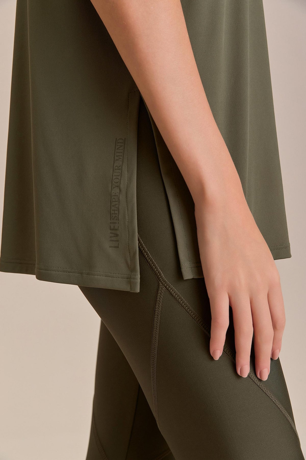 Co² Link Split T-Shirt