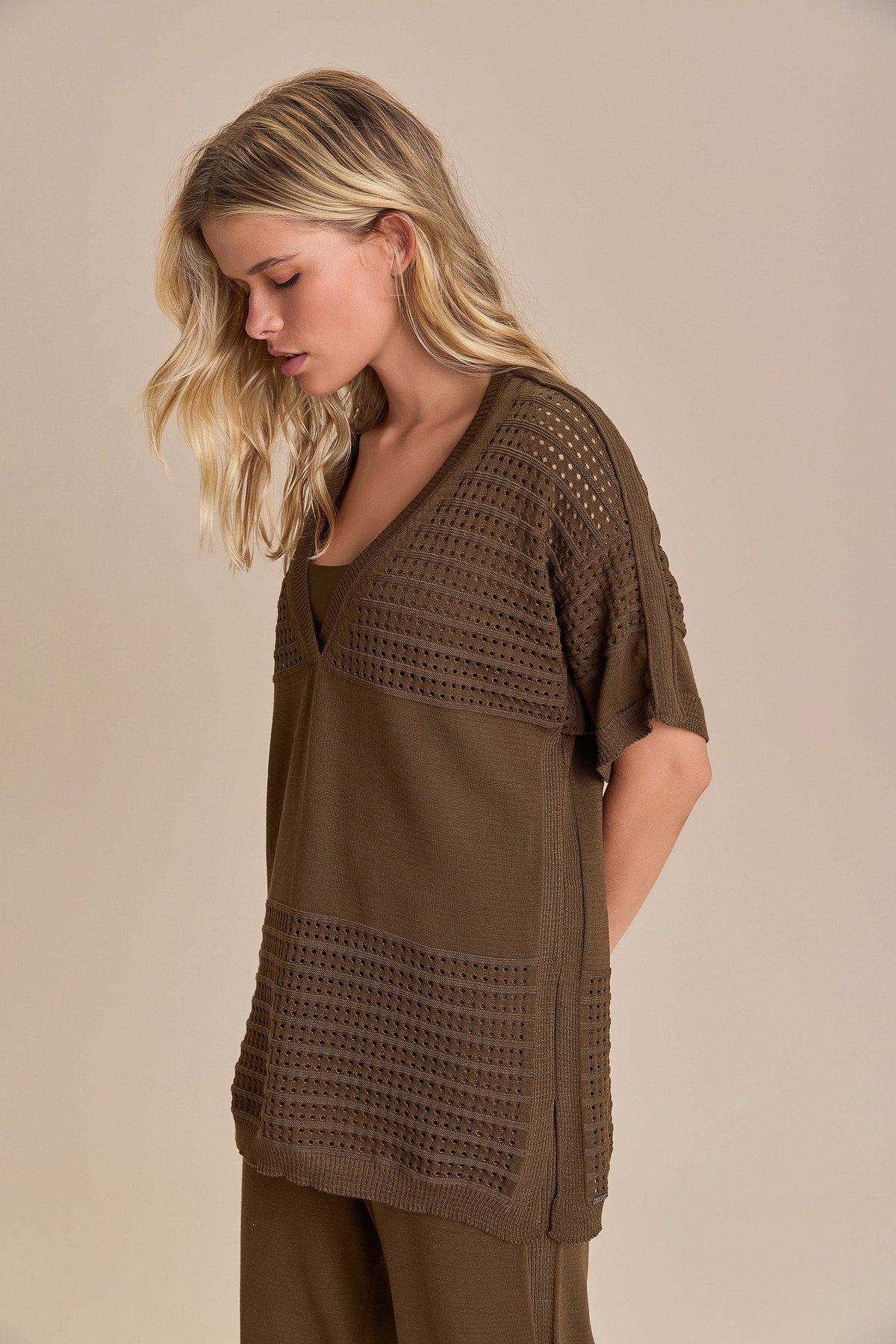 Sporty Knit V Shirt