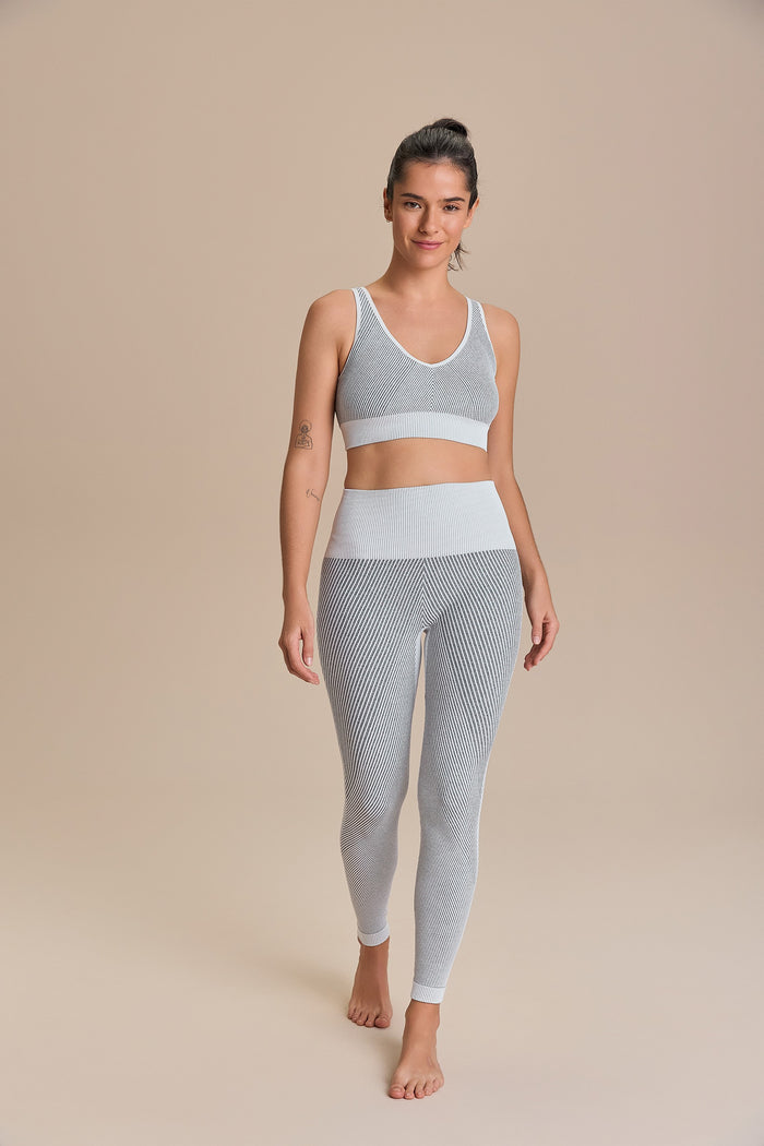 Seamless Knit® Diagonal V Bra