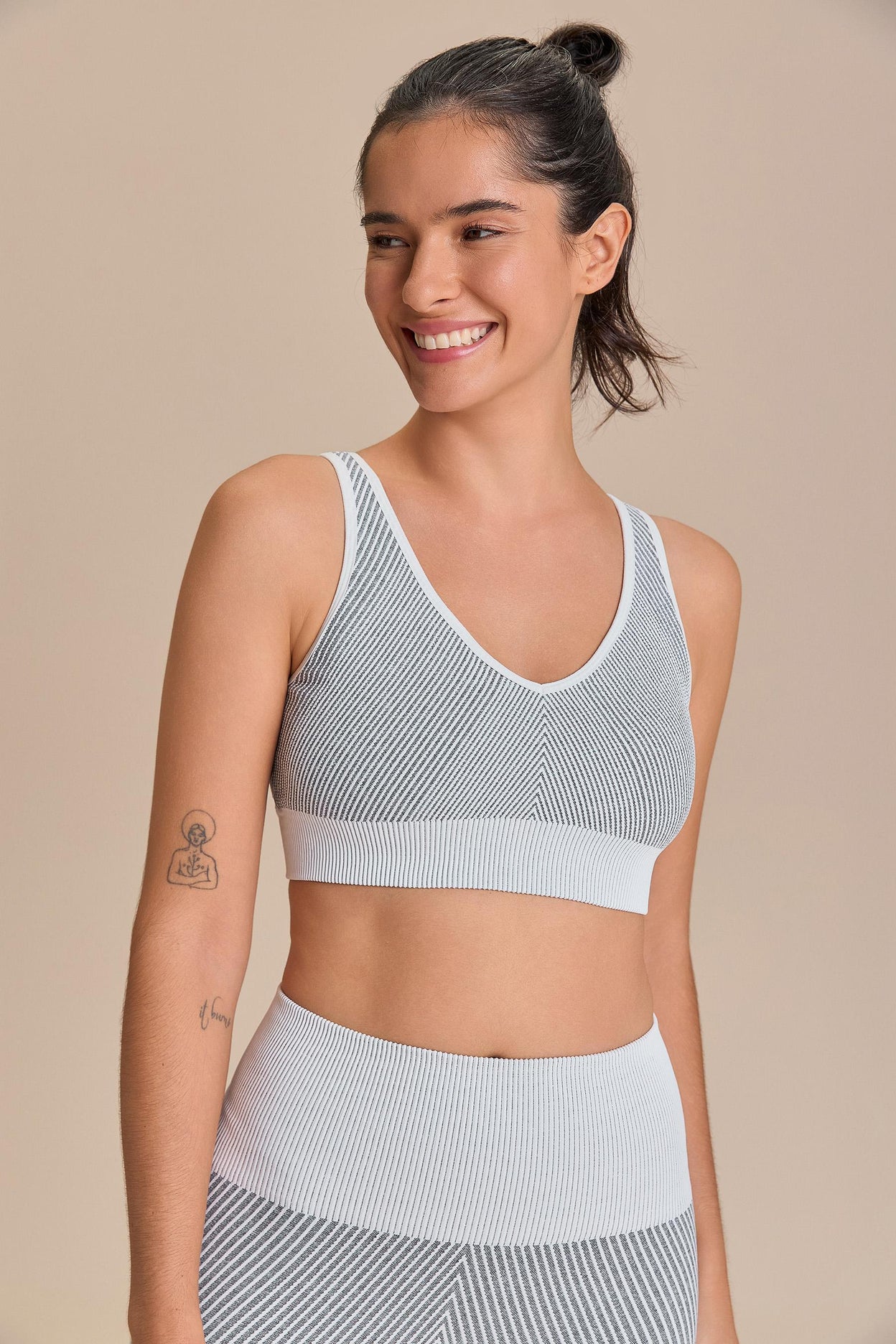 Seamless Knit® Diagonal V Bra