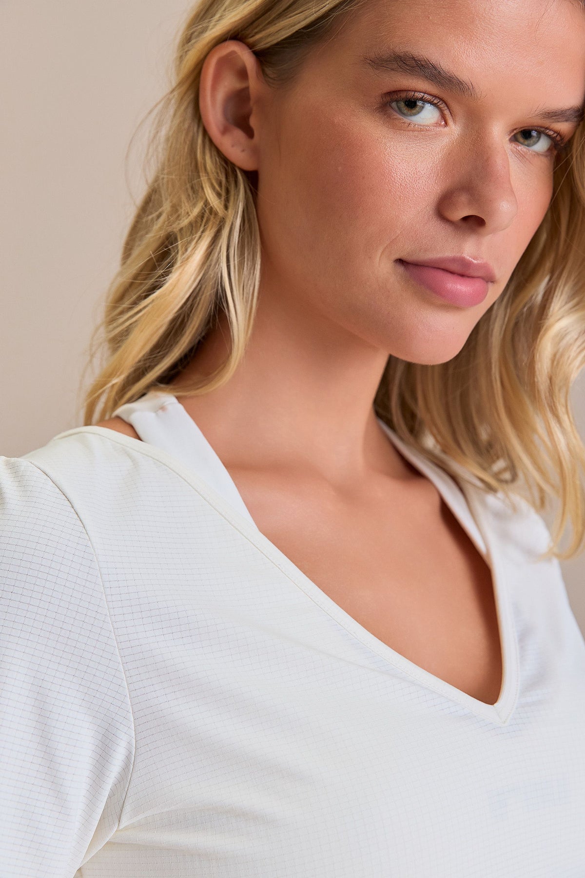 Air Move® Cropped Multi Top