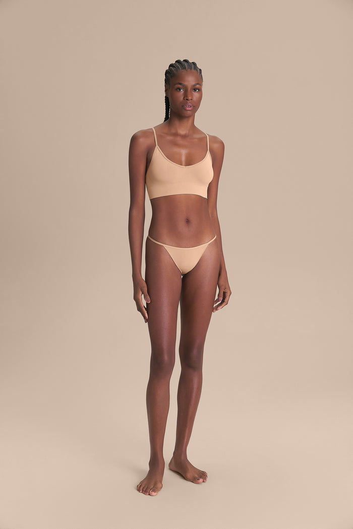 SeamlessForm Curve Top