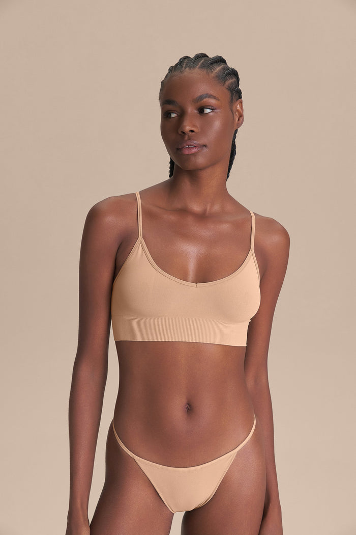 SeamlessForm Curve Top