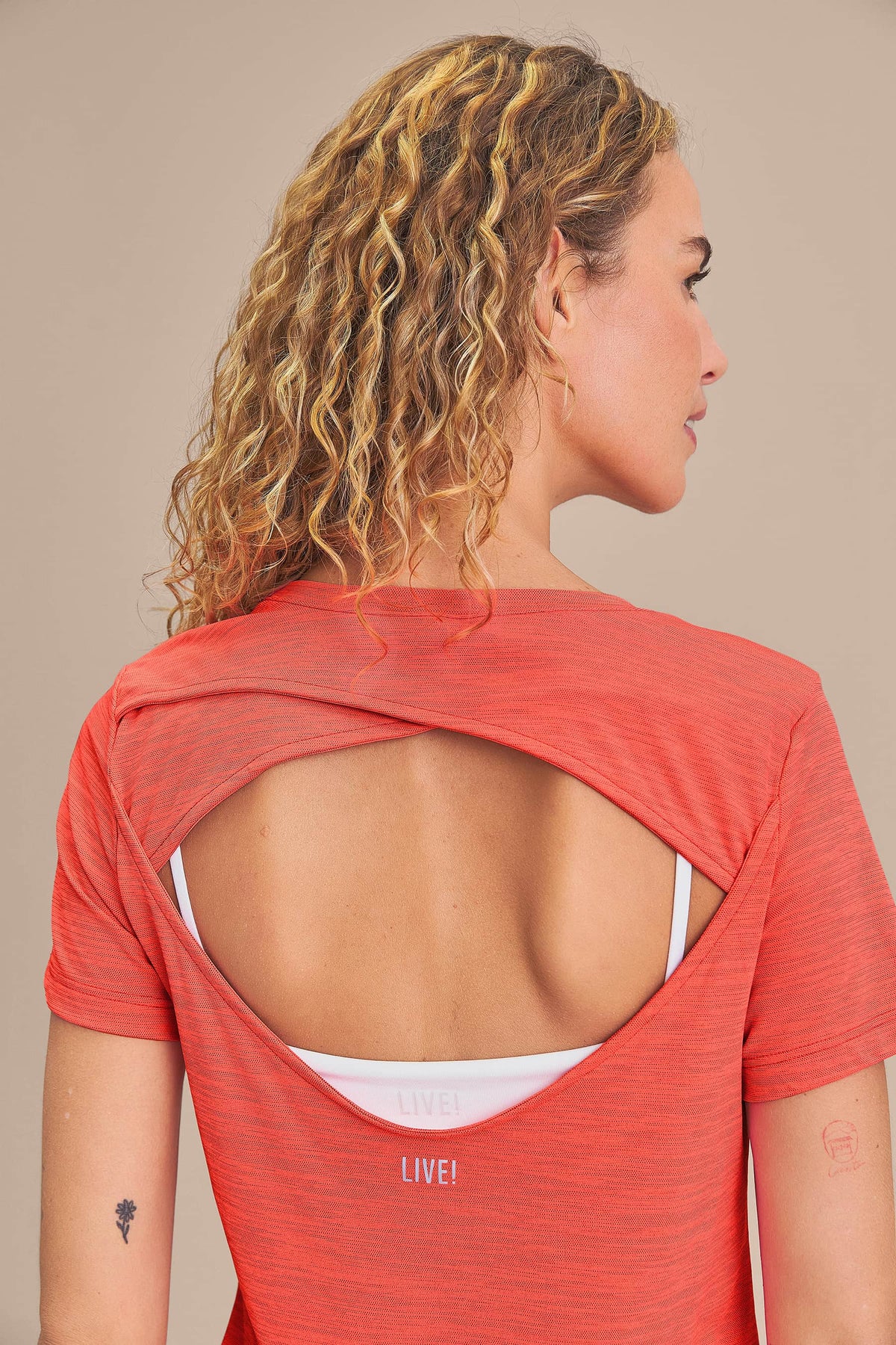 Merged Skin Cut Back T-Shirt