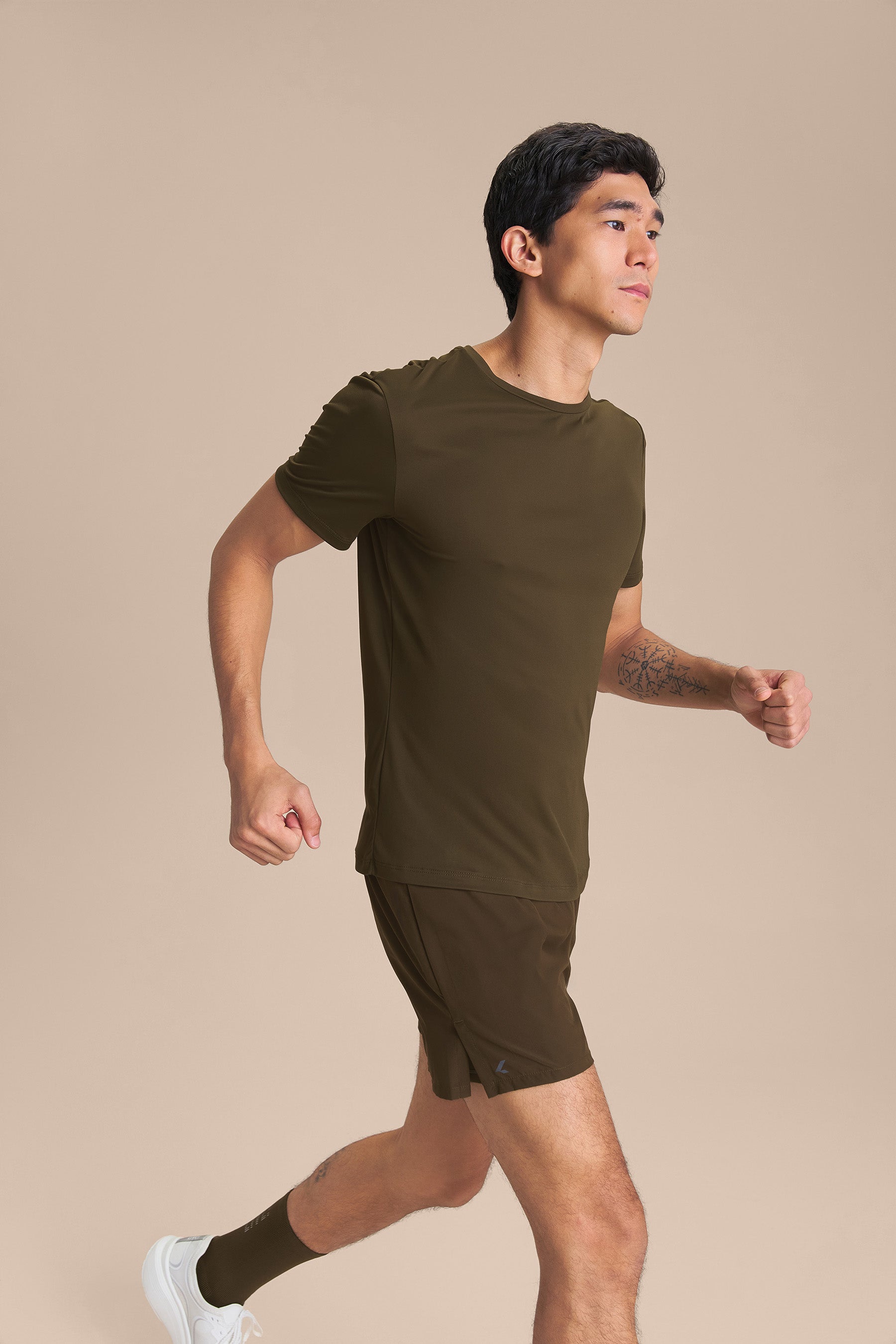 Run Six Pockets 4'' Shorts Men